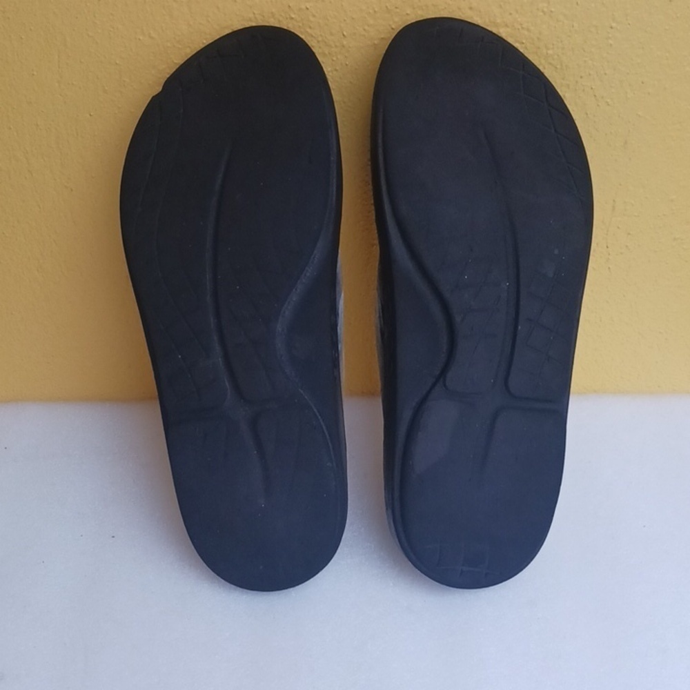 Oofos Black and Silver Sandals Mens - Picture 4 of 4